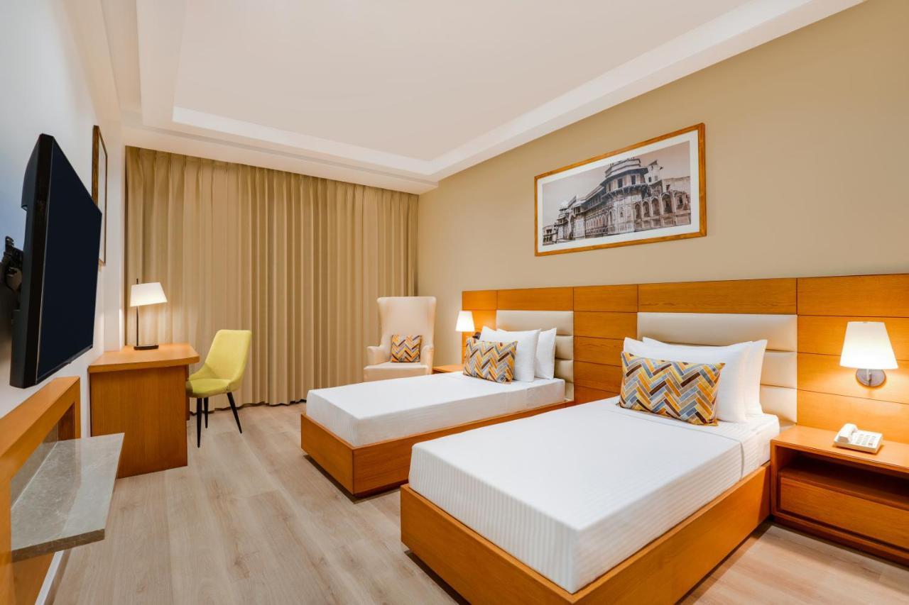 Lemon Tree Hotel Agra Shikohabad 외부 사진
